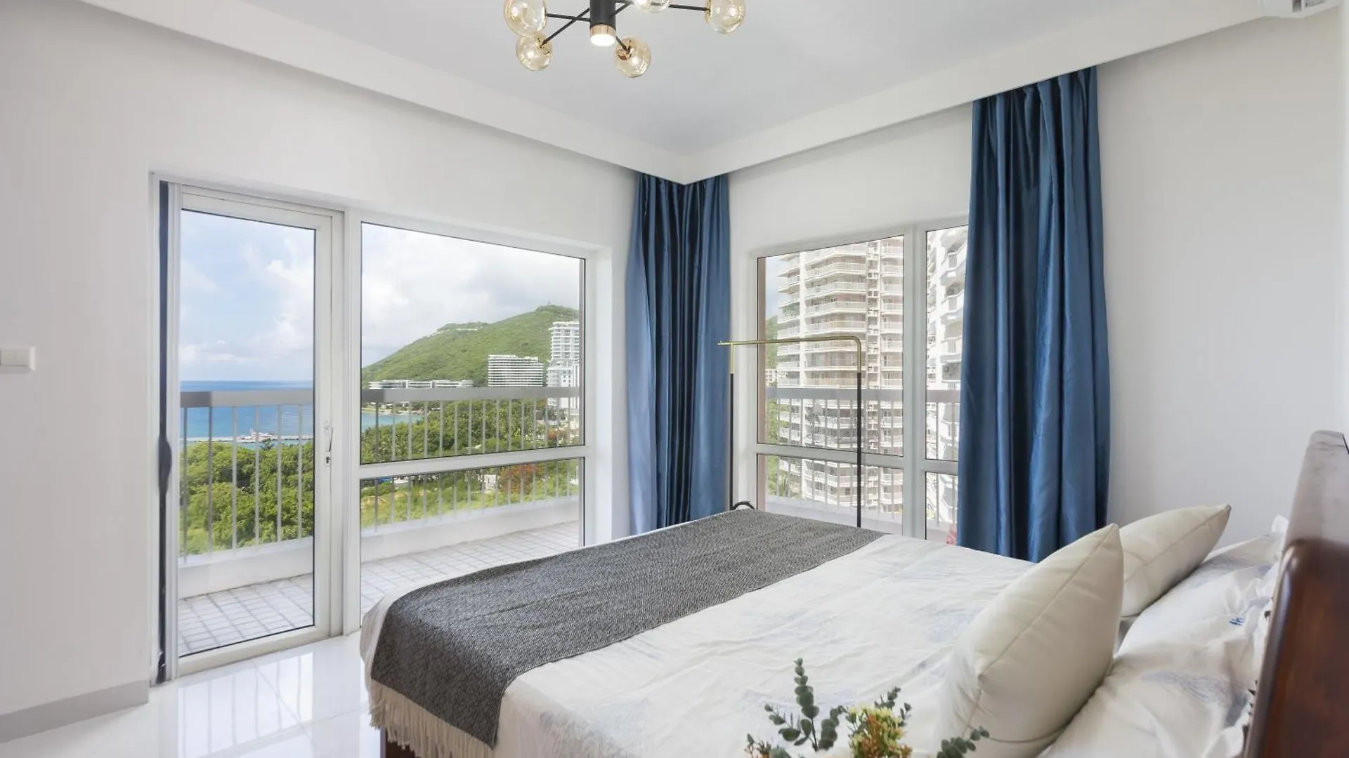 Sanya Zhi Ai Lily Seaview Apartment