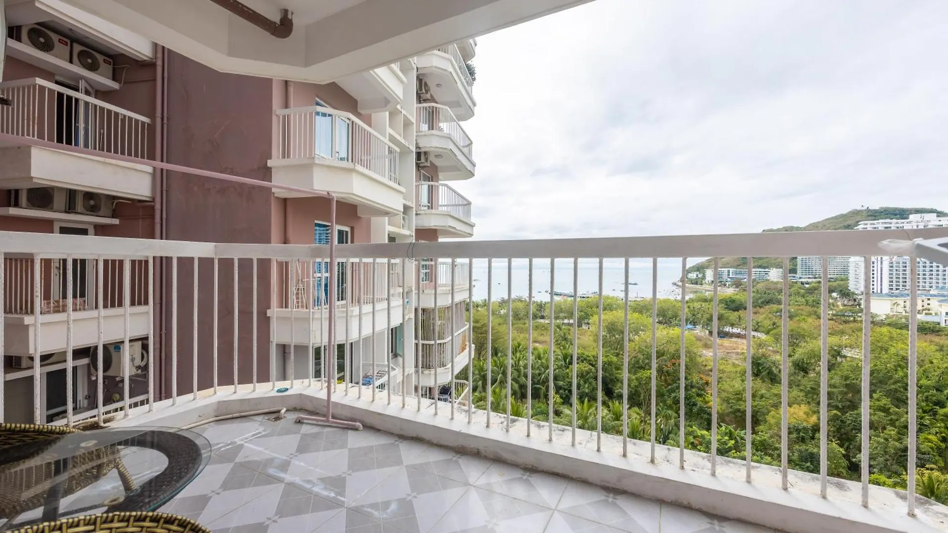 Sanya Zhi Ai Lily Seaview Apartment China